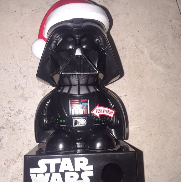 Star Wars 'Dark Vader' candy despenser - Picture 2 of 4